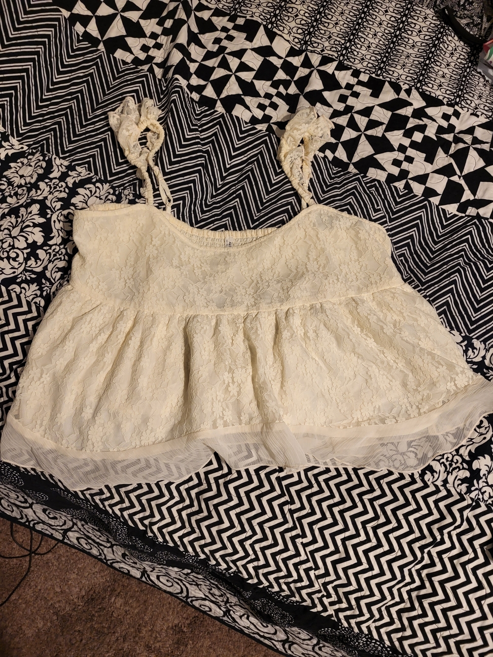 American Eagle Outfitters Cream Lace Ruffled Cami